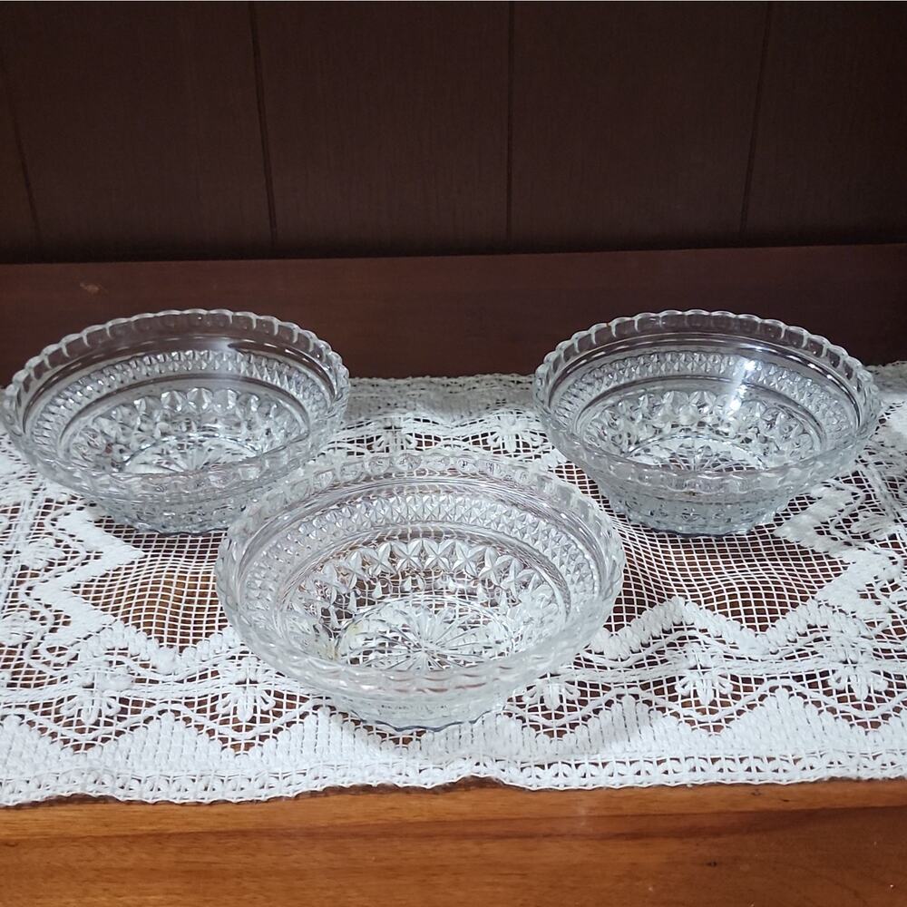 Unmarked Clear Pressed Glass Starburst Dessert Bowls, Round, Set of 3